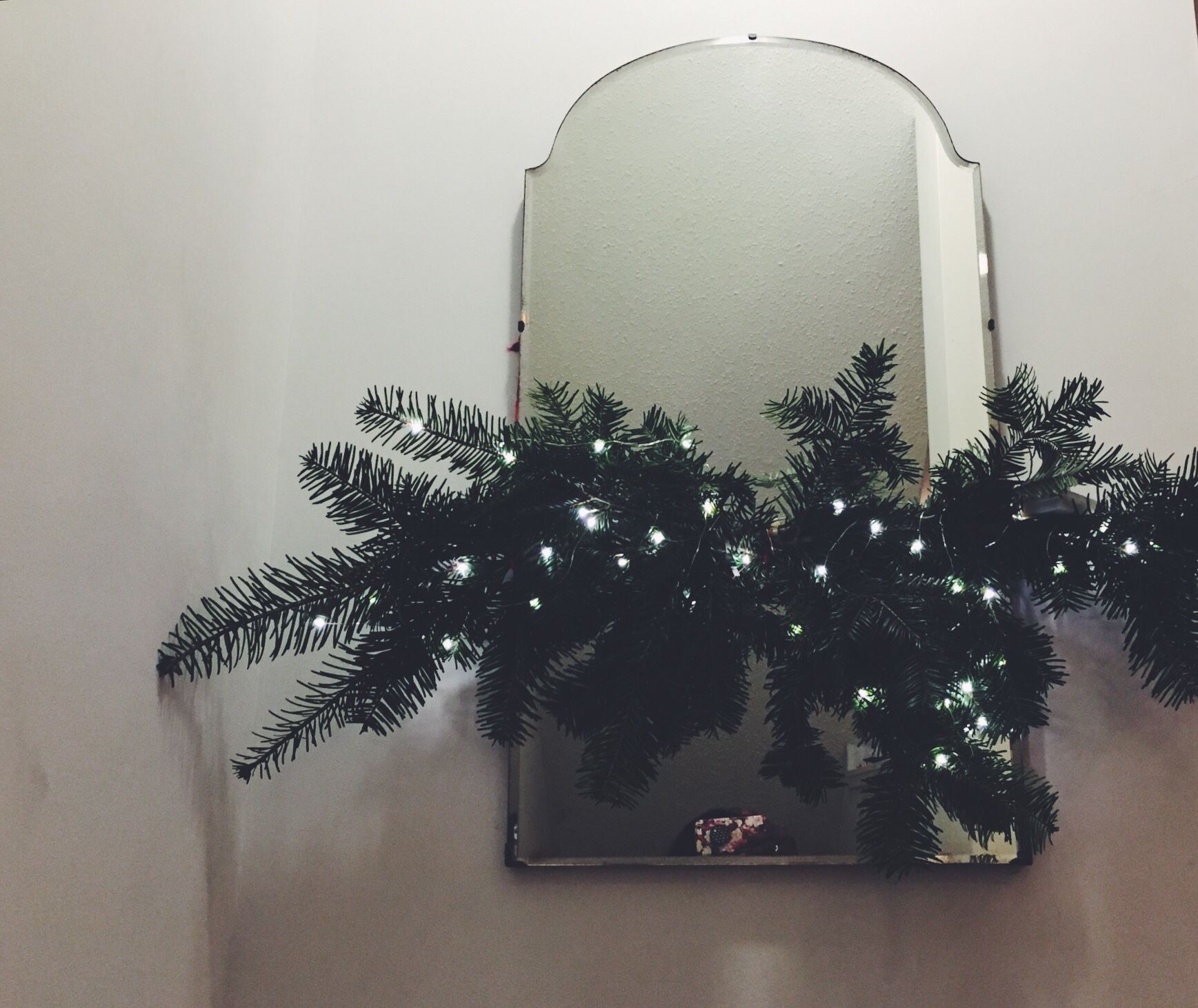trimmings, christmas, tree, garland, home decor, diy, simple christmas, vancity blogger