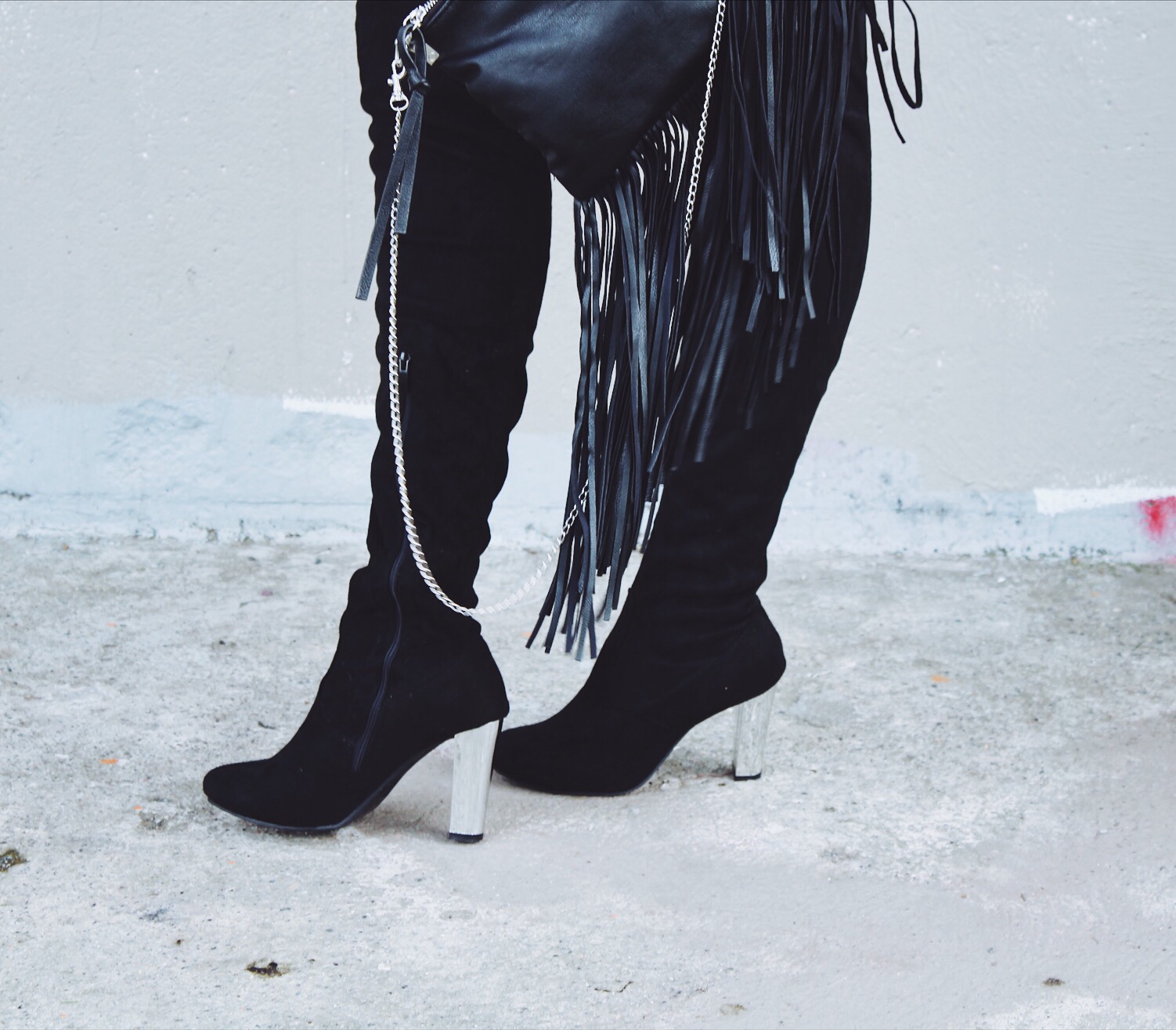 vintage fashion, thrifted, ready to wear,Street style, Photoshoot, model, plus size model, boots,winter, shopping, gift giving, fashion, black girls who blog, black fashion, high fashion, black boots, tigh high boots, sexy boots, sex, sex kitten, mirror, fashion blogger, fashion, fashion killer, fashion mom, vancouver, canada, pr friendly, reviews, urban planet, matsqui trail, Fraser Valley, influencer